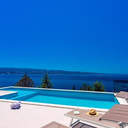 Villa Belvedere With Heated Pool, Billiards, Media Room, Sea Views,10 Pax Omiš Exteriér fotografie
