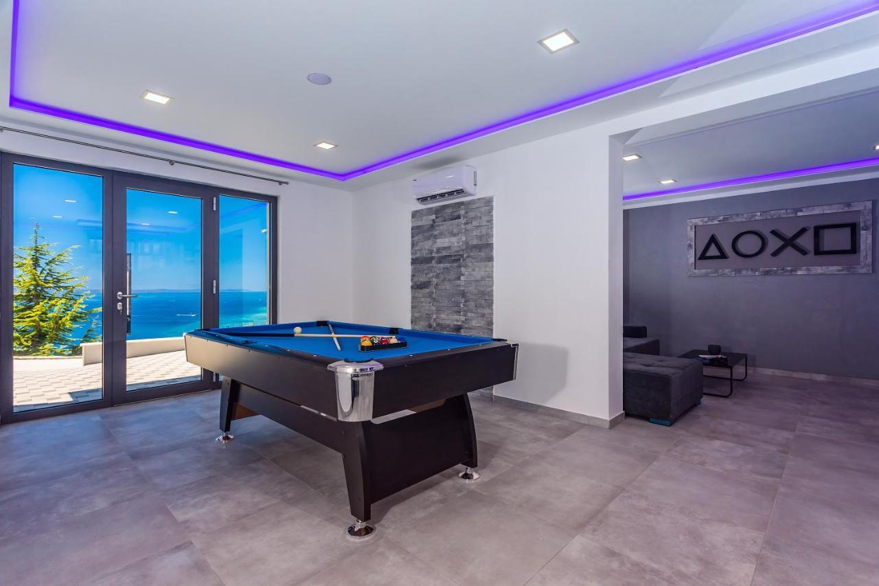 Villa Belvedere With Heated Pool, Billiards, Media Room, Sea Views,10 Pax Omiš Exteriér fotografie