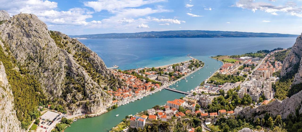 Villa Belvedere With Heated Pool, Billiards, Media Room, Sea Views,10 Pax Omiš Exteriér fotografie