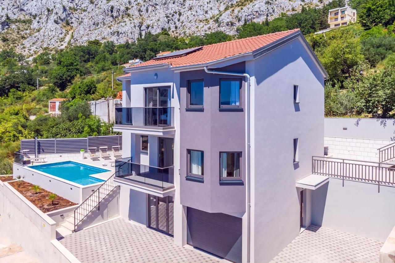 Villa Belvedere With Heated Pool, Billiards, Media Room, Sea Views,10 Pax Omiš Exteriér fotografie