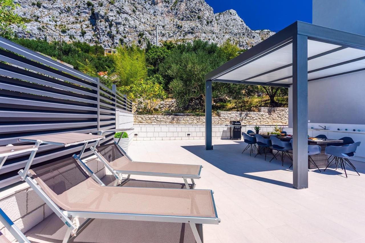 Villa Belvedere With Heated Pool, Billiards, Media Room, Sea Views,10 Pax Omiš Exteriér fotografie