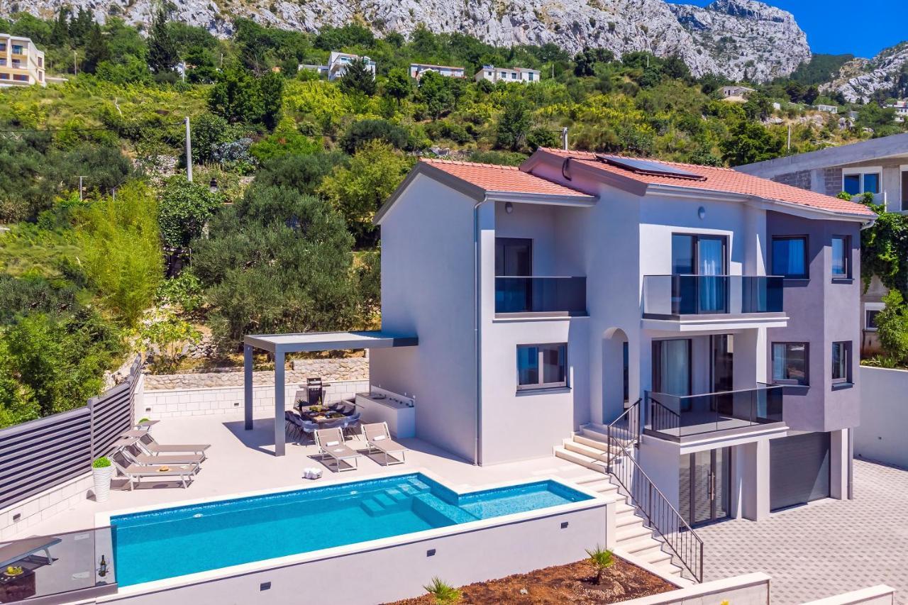Villa Belvedere With Heated Pool, Billiards, Media Room, Sea Views,10 Pax Omiš Exteriér fotografie